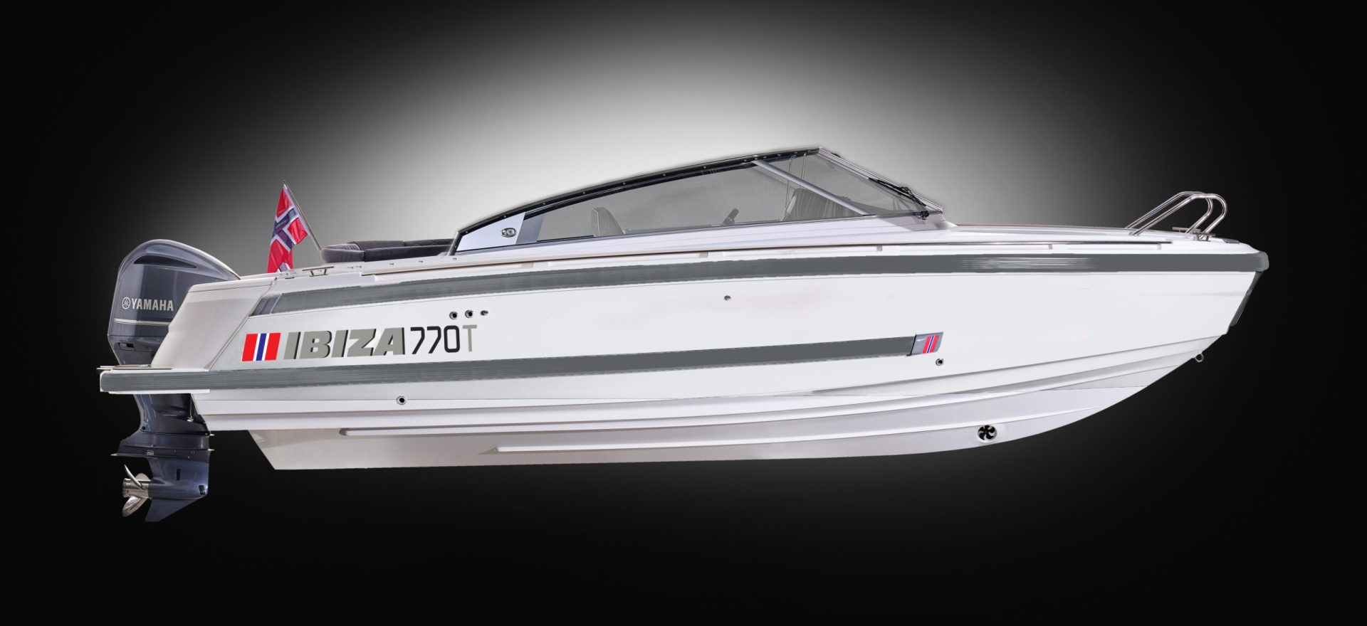 Hvit Ibiza 770T båt med Yamaha motor